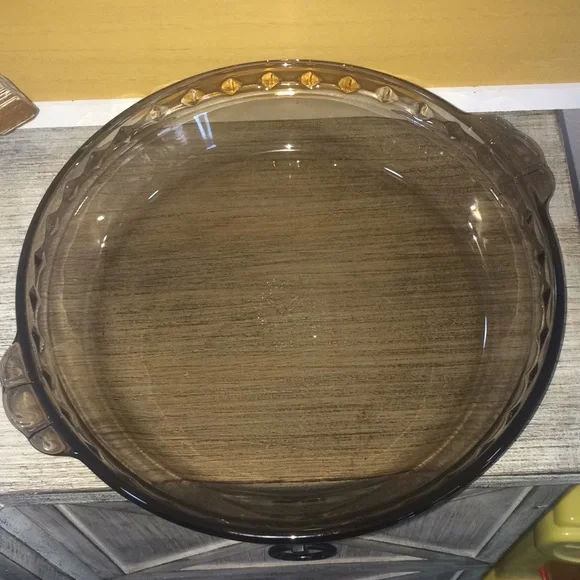Pyrex Amber Brown Glass Pie Baking Dish - Picture 2 of 4